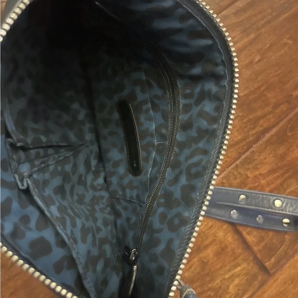 Rebecca Minkoff Leather Crossbody in perfect condition - Picture 5 of 6